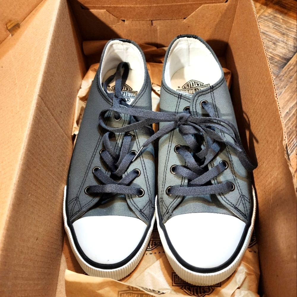 Womens Harley Davidson 7.5 sneakers